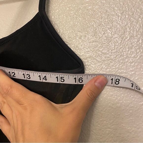 Lululemon Atma Tank Midnight Iris Multi Black floral print size 8/10 - Picture 12 of 13